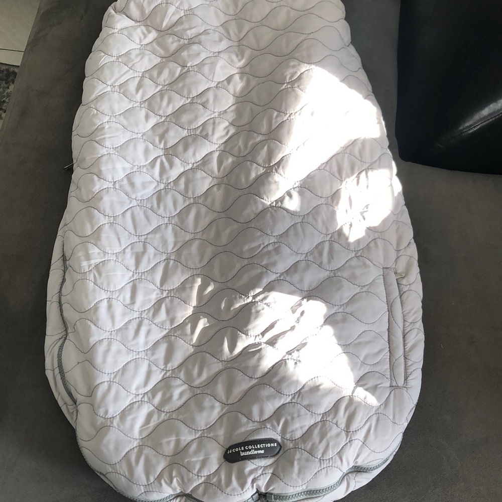 JJ Cole Bundle Me car seat warmer